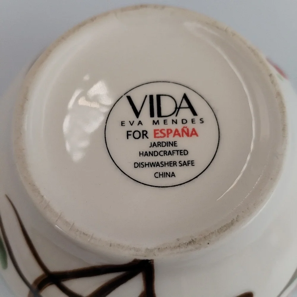 Vida by Eva Mendes for España JARDINE‎ Handcrafted Scalloped Floral Bowl 4.75